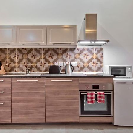 Vallettastay Old Lodge Apartment 2 Bagian luar foto