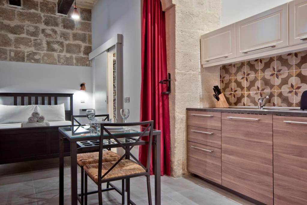 Vallettastay Old Lodge Apartment 2 Bagian luar foto