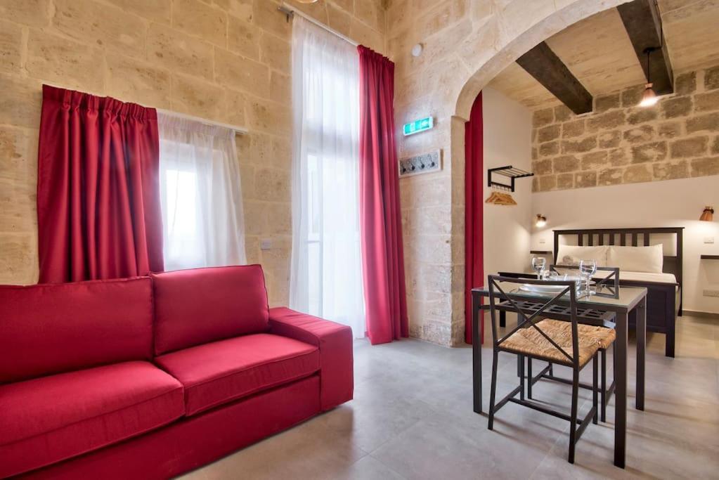 Vallettastay Old Lodge Apartment 2 Bagian luar foto